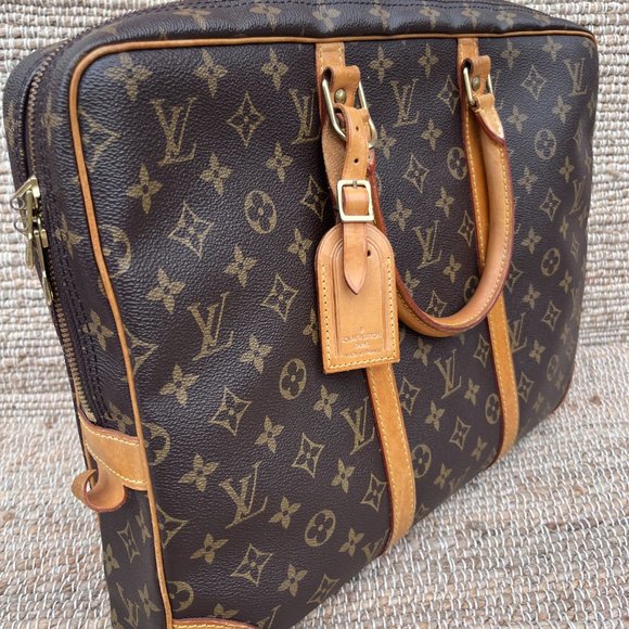 LV Monogram Porte Documents Voyage - Picture 2 of 8